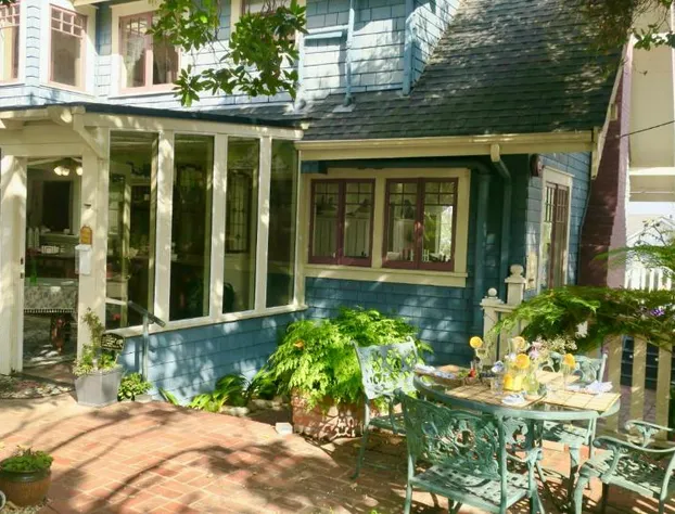 Old St. Angela Inn hotel detail image 2