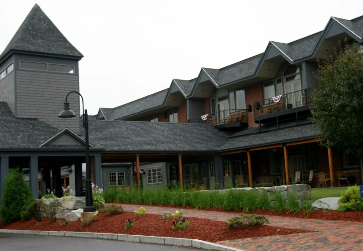 Lake Opechee Inn and Spa hotel hero