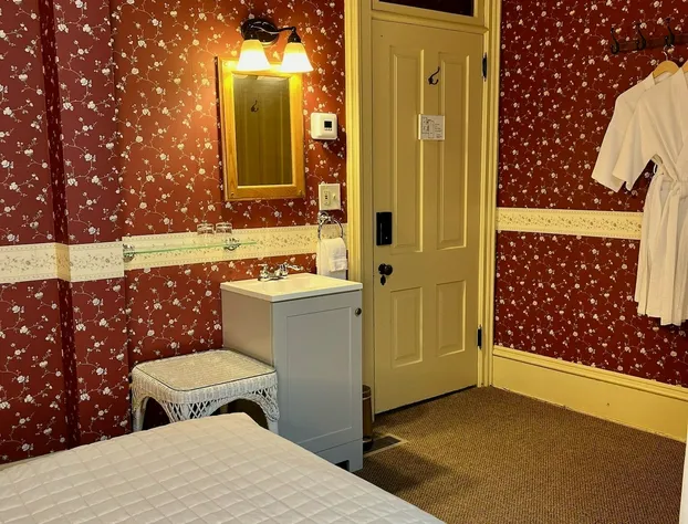 Ludington House B&B hotel detail image 4