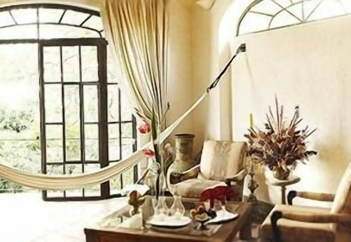 Trocadero Suites hotel hero