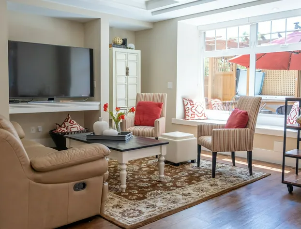 Kelowna Bed & Breakfast (CHATHAM HOUSE) hotel detail image 1