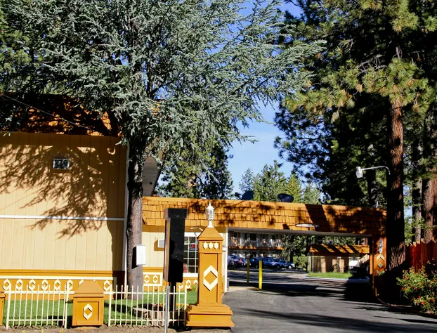 National 9 Inn hotel detail image 2