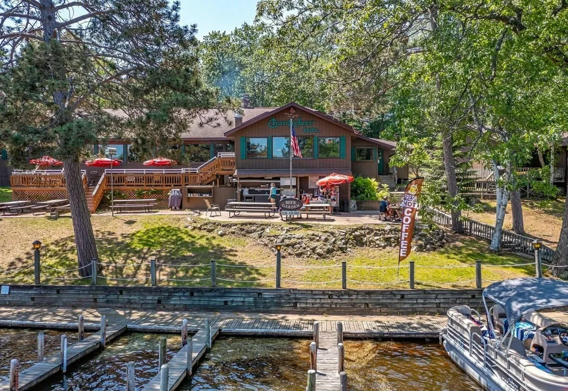 Chanticleer Inn hotel hero