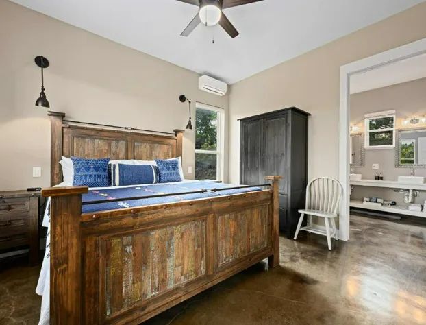 Hill Country Casitas hotel detail image 1