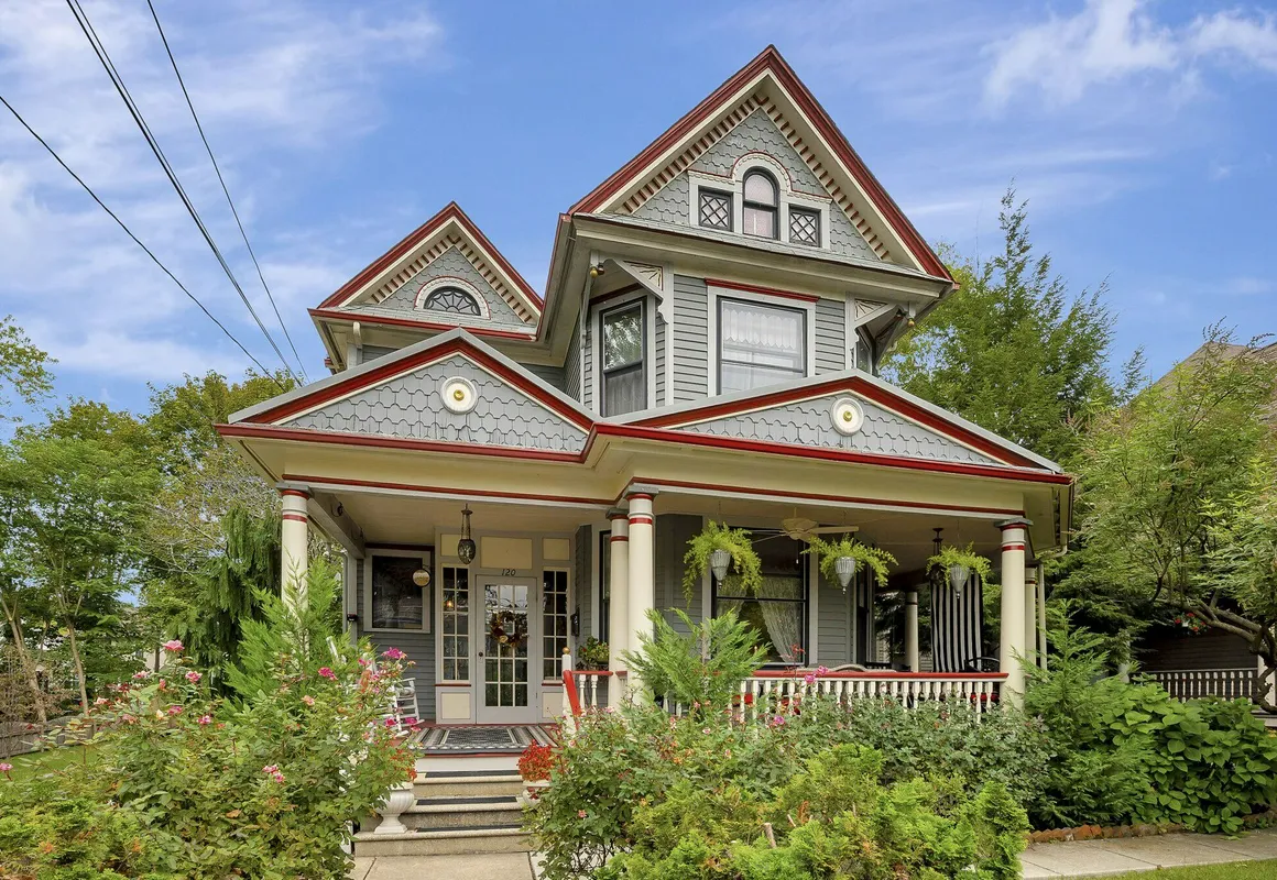 The Inn on Holly hotel hero