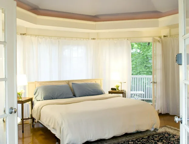 Inn On Columbia hotel detail image 1