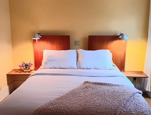 Inn On Columbia hotel detail image 2