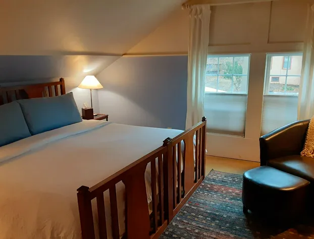 Inn On Columbia hotel detail image 4