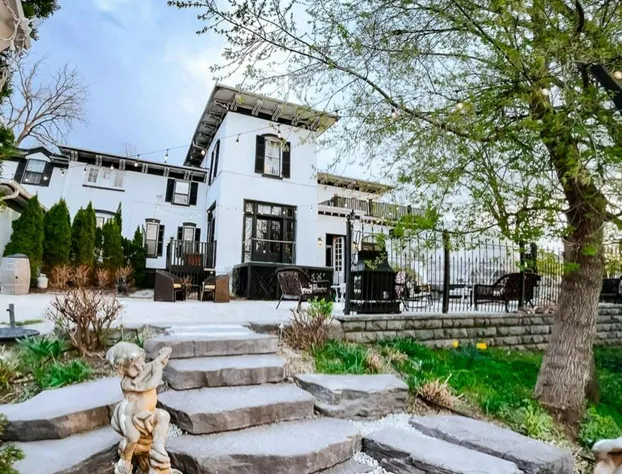 Maxwell Mansion hotel detail image 2