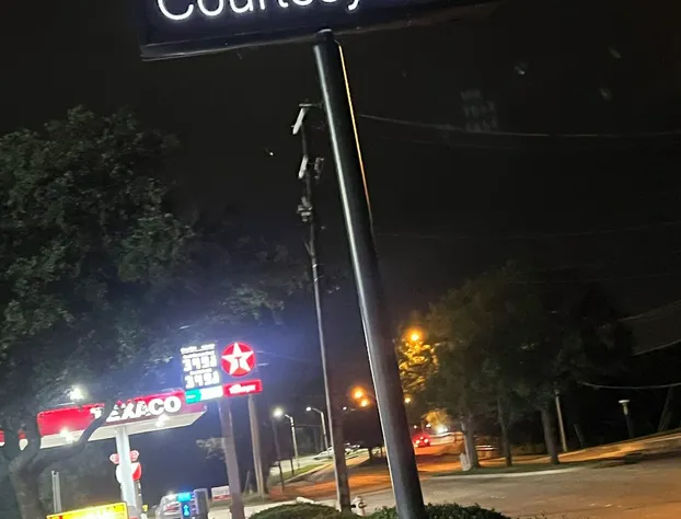 CourtesyStay hotel detail image 1