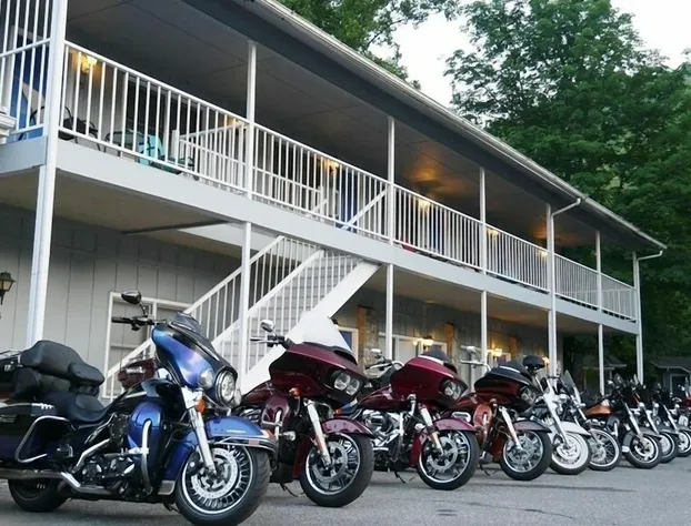 Meadowlark Motel with Restaurant & Bar hotel detail image 4