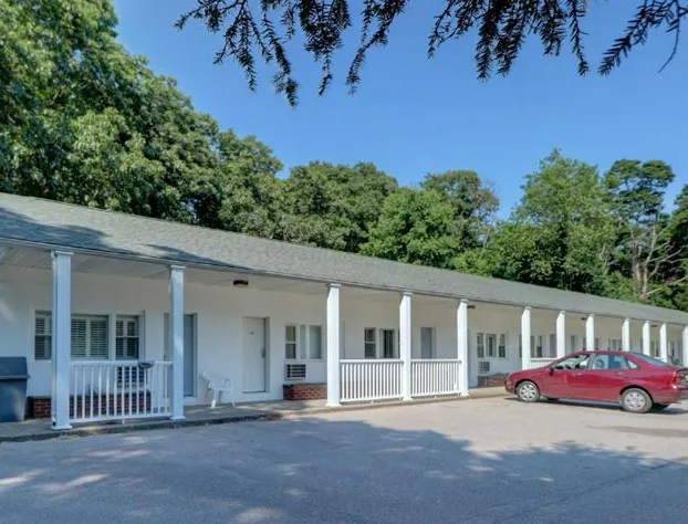 Hamilton Village Inn hotel detail image 4