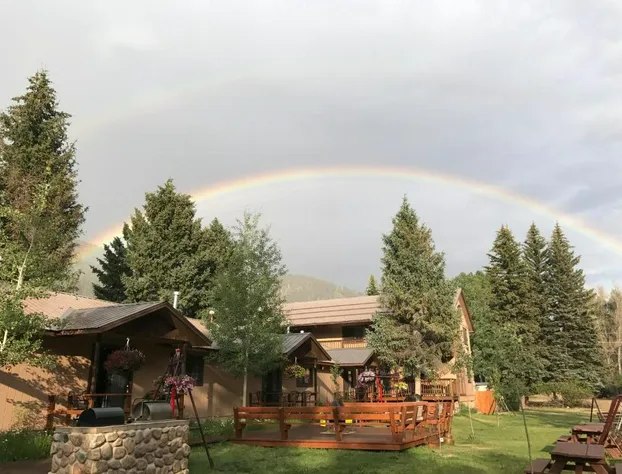 Copper King Lodge hotel detail image 3