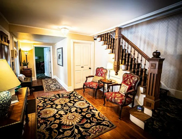 Twin Oaks Inn hotel detail image 3