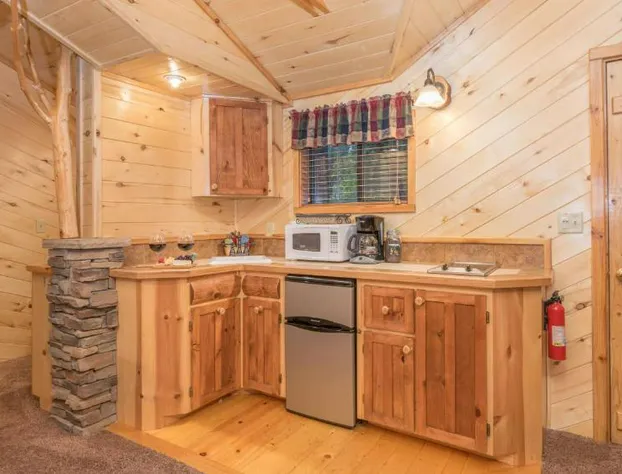 Upper Canyon Inn & Cabins hotel detail image 3