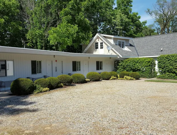 Captain's Quarters Motel hotel detail image 3