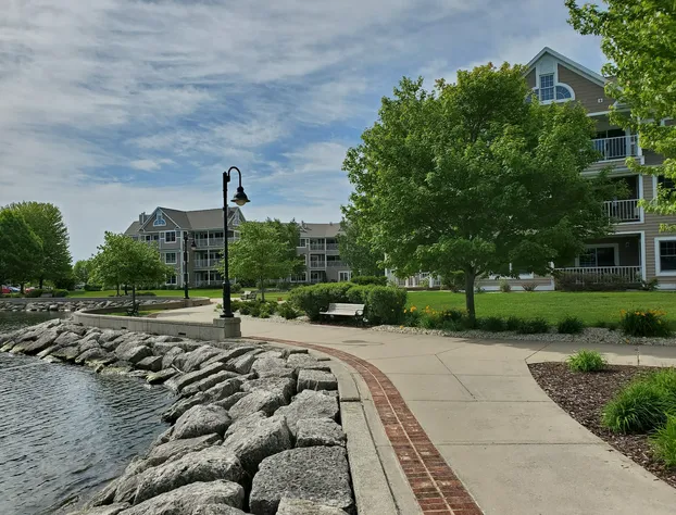 Bridgeport Waterfront Resort hotel detail image 1
