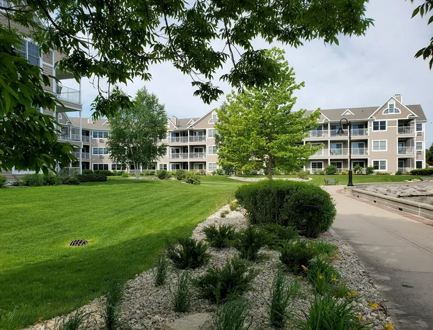 Bridgeport Waterfront Resort hotel detail image 2