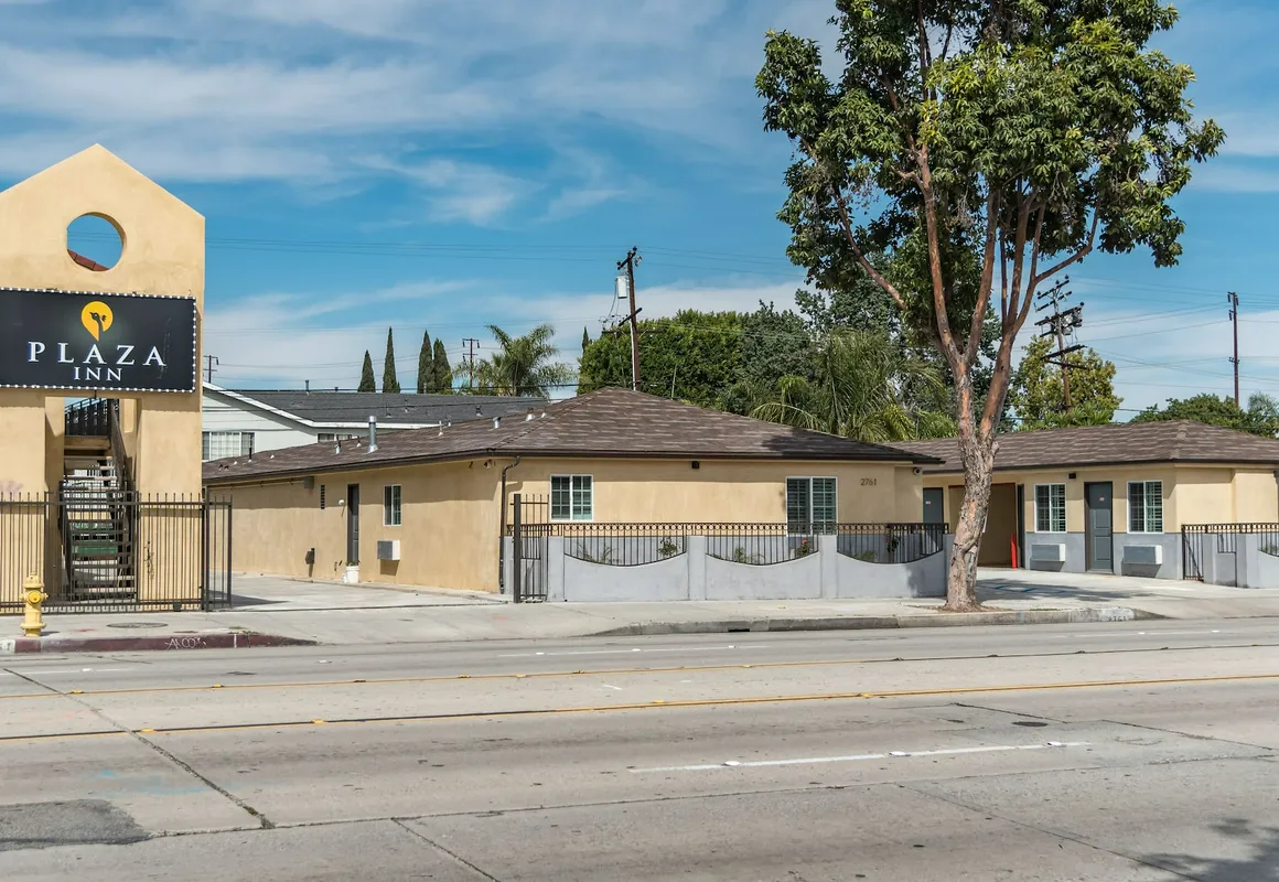 Plaza Inn hotel hero