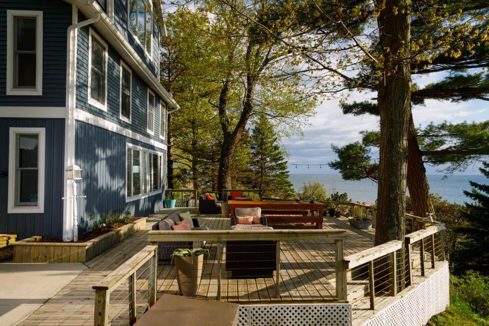 Looking Glass Beachfront Inn hotel hero