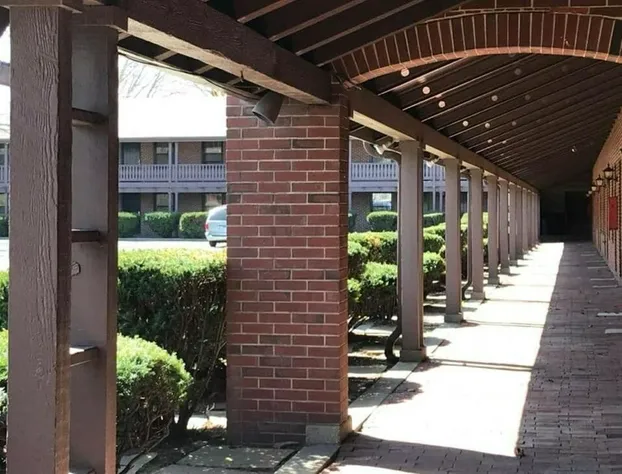 Lincoln Lodge hotel detail image 4