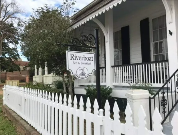 Riverboat Bed & Breakfast hotel detail image 2