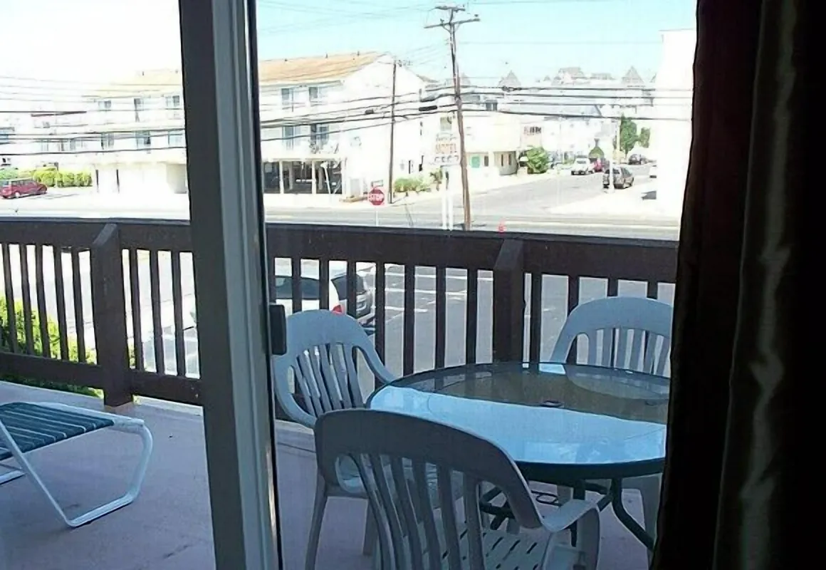 Aquarius Arms Motel hotel hero