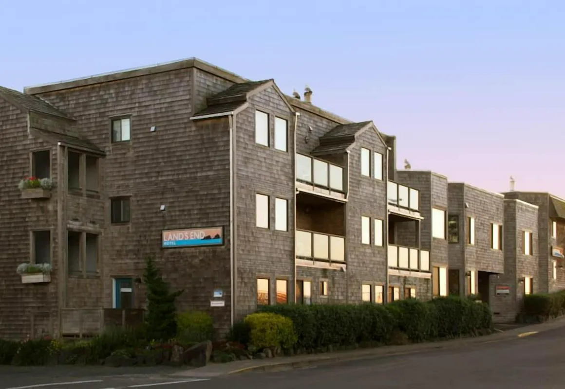 Land's End at Cannon Beach hotel hero