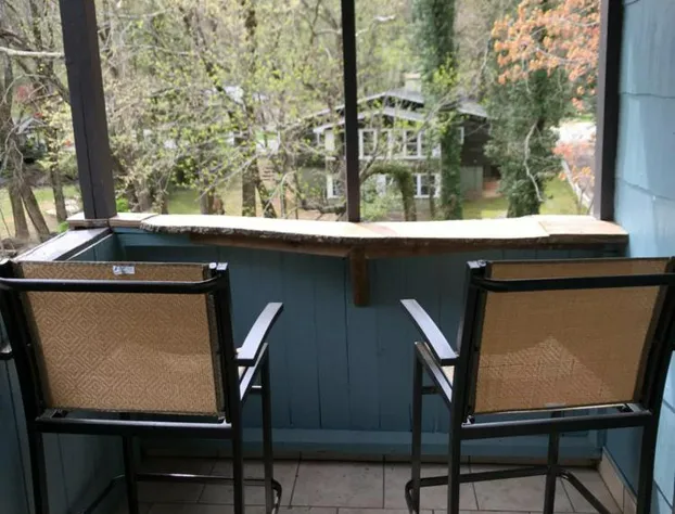 The Riverside Lodge at Chimney Rock hotel detail image 2