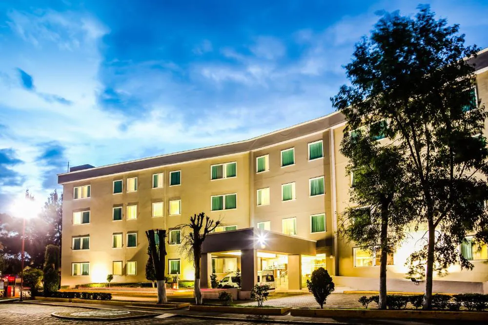 Fiesta Inn Express Perinorte hotel hero