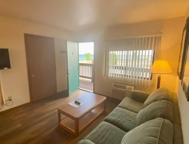 Village Inn on the Lake hotel detail image 4