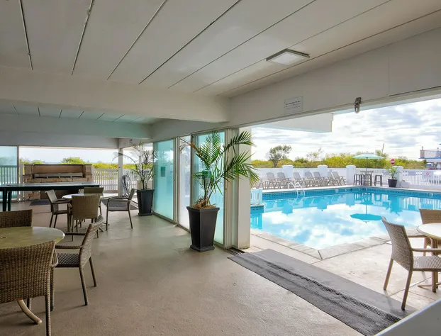 Water's Edge Ocean Resort hotel detail image 3