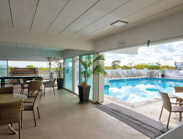 Water's Edge Ocean Resort hotel detail image 3