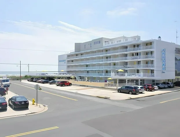 Nassau Inn Beachfront hotel detail image 2
