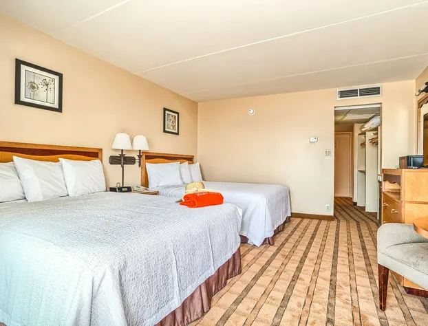 Reges Oceanfront Resort hotel detail image 3