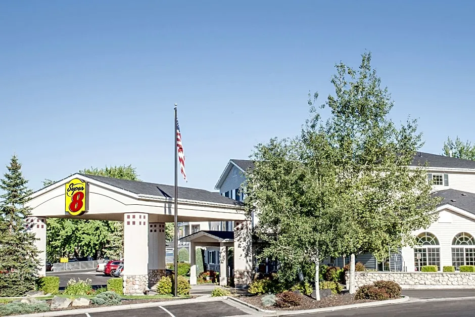 Super 8 by Wyndham Grangeville hotel hero