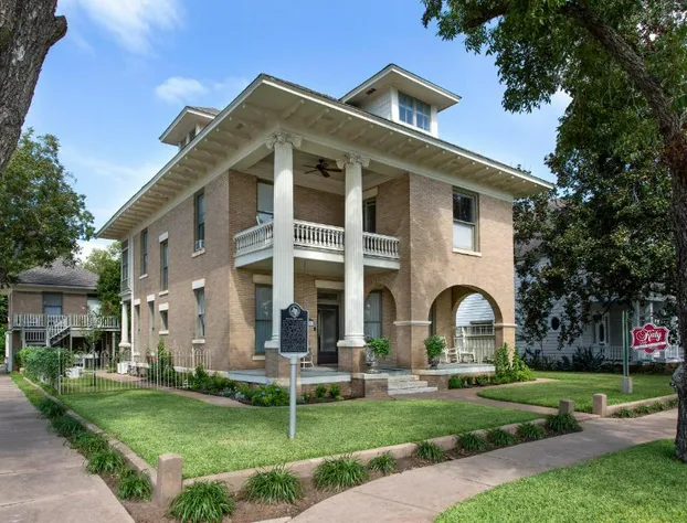 Katy House Bed and Breakfast hotel detail image 1