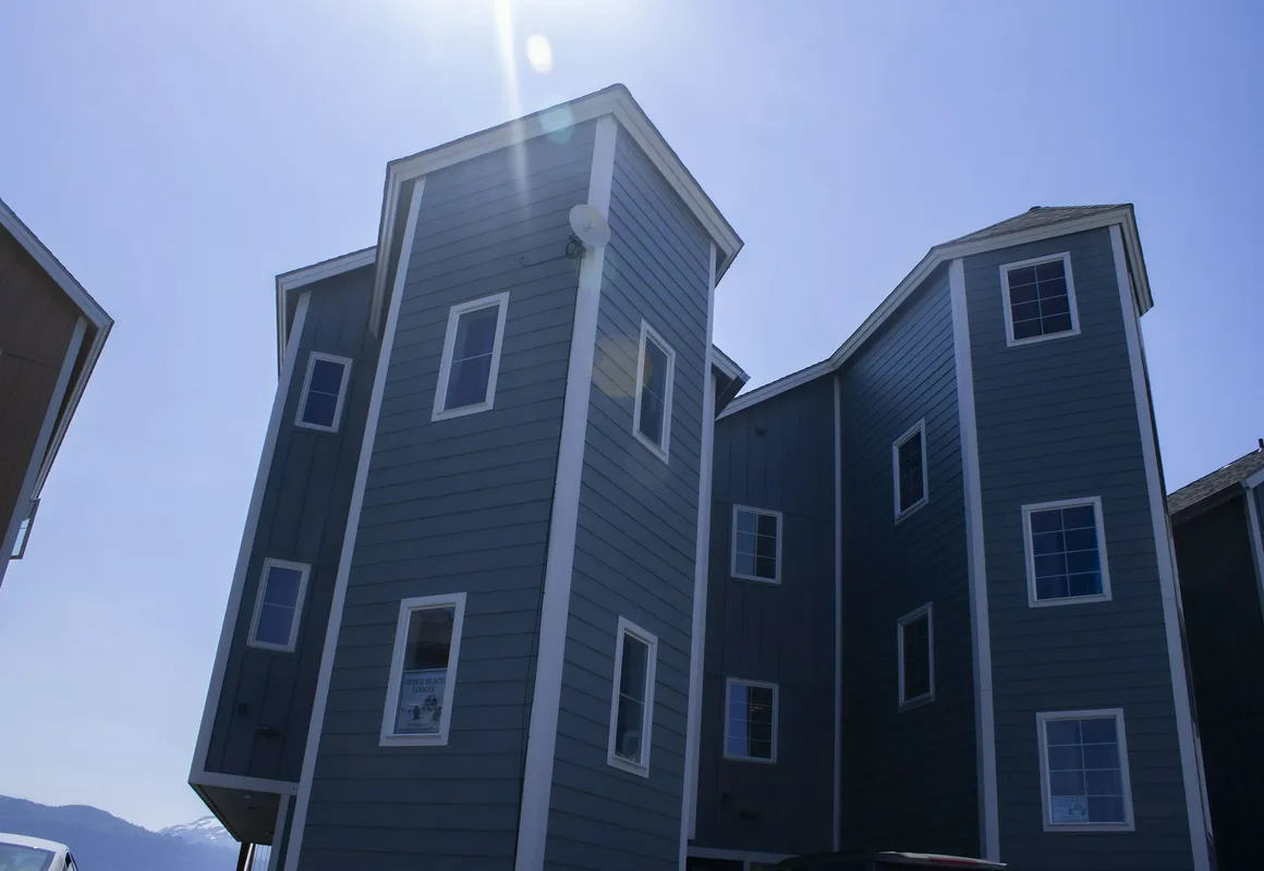 Otter Beach Lodges hotel hero