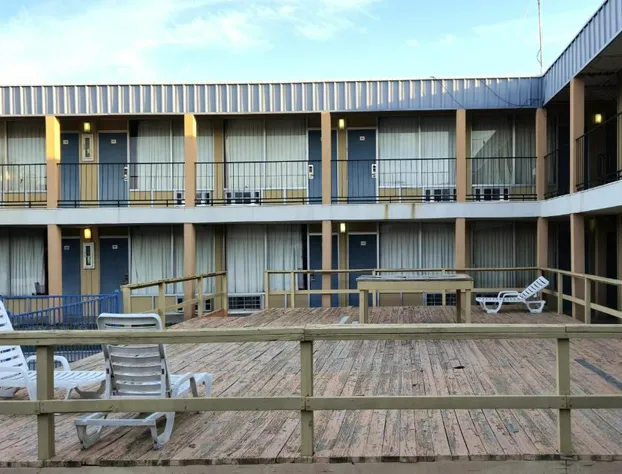 Castle Inn & Suites by OYO Lawton hotel detail image 1