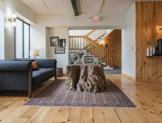 Hunter Lodge, a Bluebird by Lark hotel detail image 3