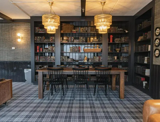 Hunter Lodge, a Bluebird by Lark hotel detail image 1