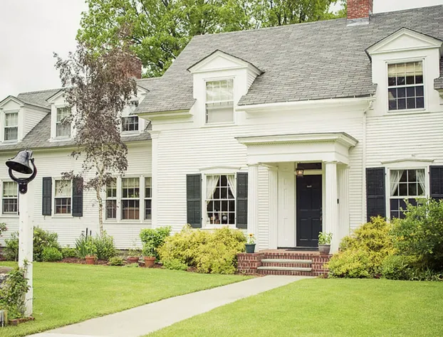 1824 House hotel detail image 3