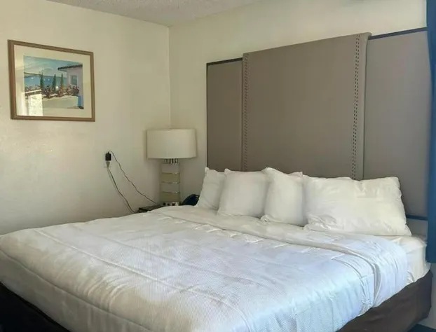 Backcountry Inn Motel hotel detail image 4