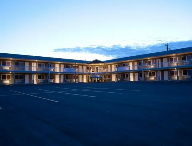 Shoreside Inn & Suites hotel detail image 1