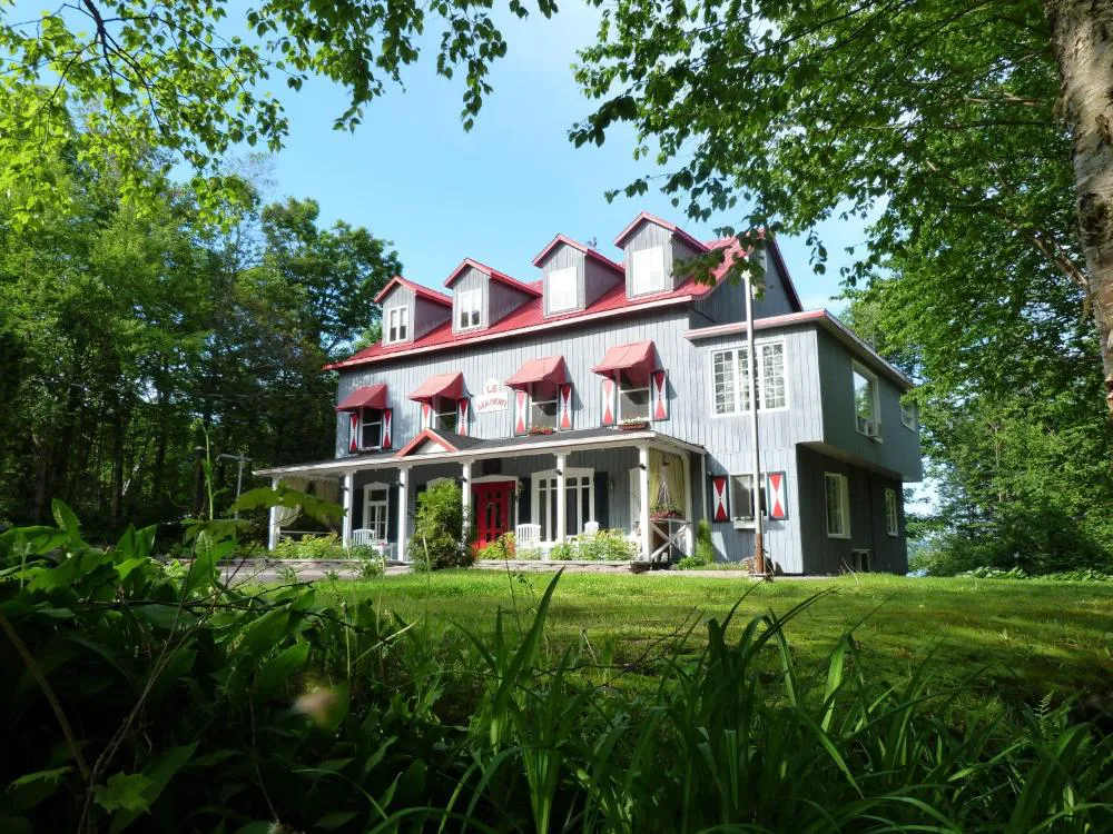 Manoir du Lac Sept-Îles hotel hero