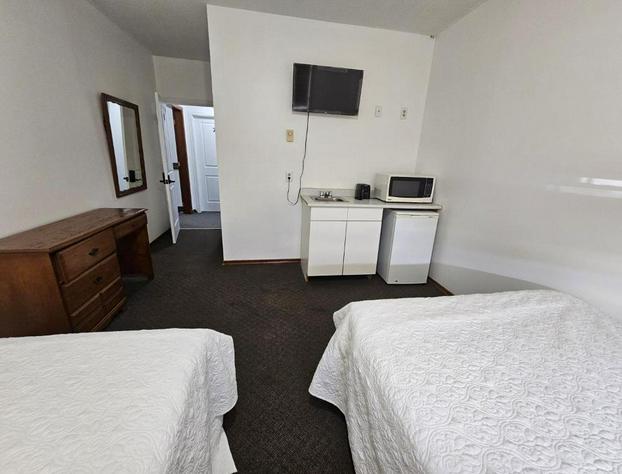 Cypress Motor Inn hotel detail image 4