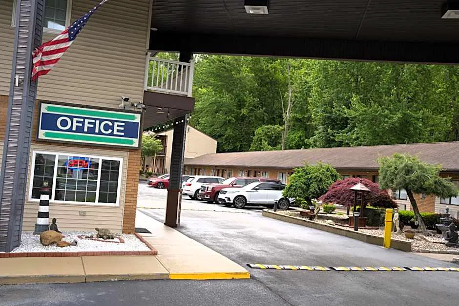 Carrier Motor Lodge hotel hero