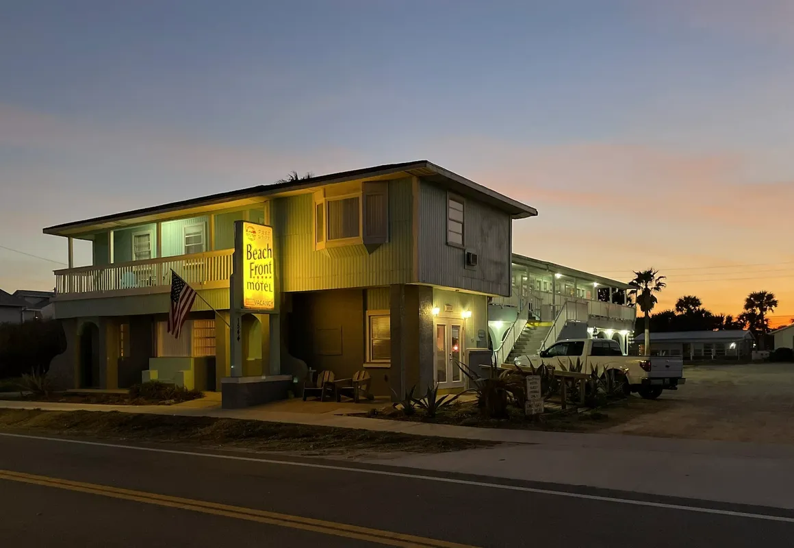Beach Front Motel hotel hero