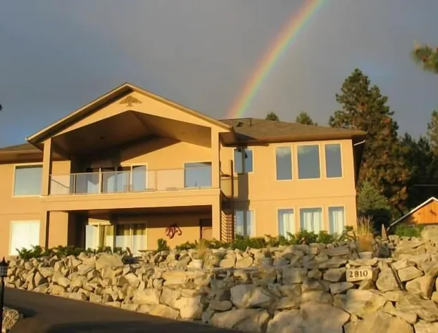 Above Naramata Bed & Breakfast hotel detail image 1