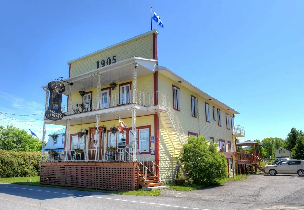 Gîte Grand-Père Nicole hotel hero